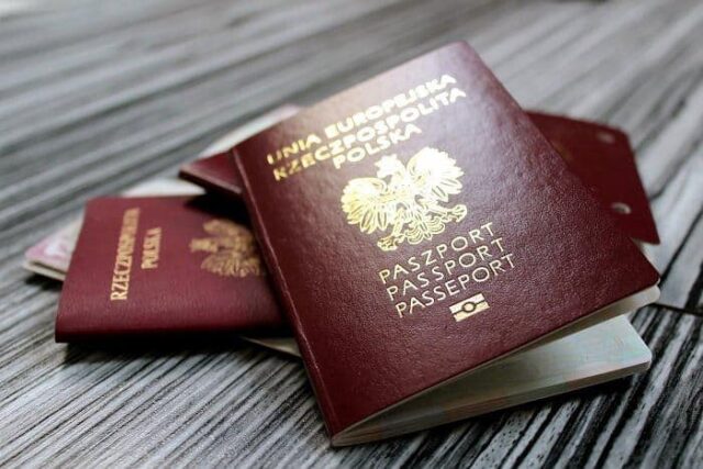 Gleb i Artiom Polakami? Co z licencją Grajczonka?
