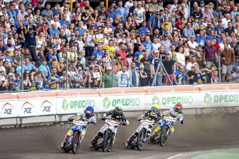 Pierwszy mecz w Polsce z kibicami!