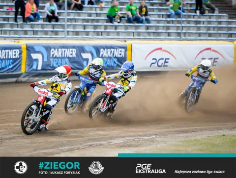 Stal nadal bez zwycięstwa, a Falubaz na dobrej drodze do fazy play-off