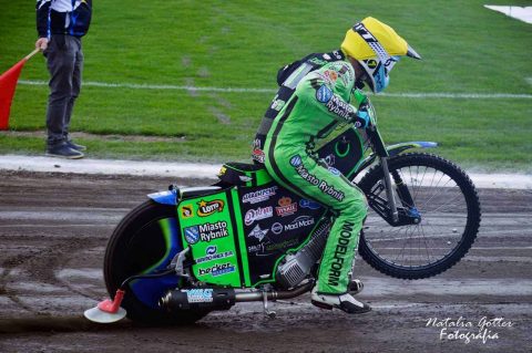 Czy „Rekiny” wrócą do elity? Analiza składu na tle rywali