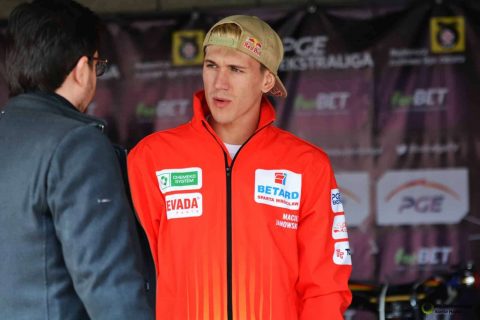 Maciej Janowski w BsTV Magazyn zdementował plotki na temat jego „numeru rapowego”!