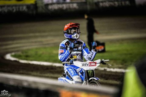 W Wielkiej Brytanii ruszą z kibicami na trybunach!