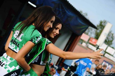 Żużlowcy pamiętają o kobietach w ich święto!