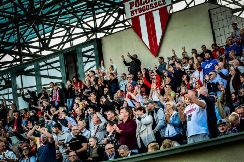 Rozbudowa stadionu Polonii Bydgoszcz uzależniona od głosów kibiców