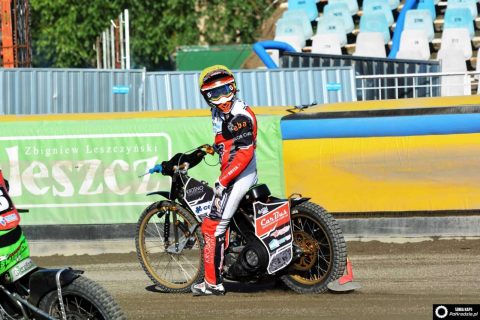 Żużlowiec operowany po poważnym karambolu na treningu. Zawodnik walczy o życie!