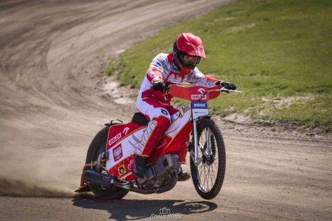 Gleb Czugunow opuścił tor w karetce!