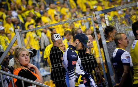 Kluby nie mają prawa żądać zaświadczenia o szczepieniu.