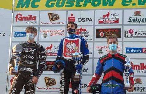 Jakub Miśkowiak wygrywa w Güstrow.