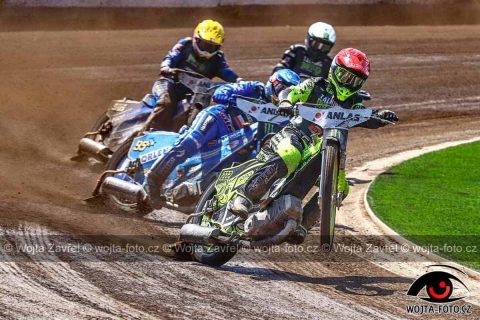 Spartanie rządzą na Markecie: Łaguta przed Janowskim w 2. turnieju Grand Prix w Pradze.