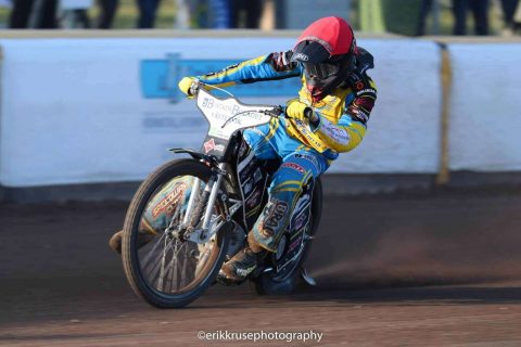 Osamotniony Chris Holder nie dał rady drużynie Vastervik. Vastervik Speedway – Indianerna Kumla 52:38