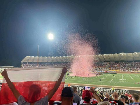 Zobacz to koniecznie! Zmarzlik „F16” wyprzedza Artioma Lagute na ostatnim metrze! [wideo]