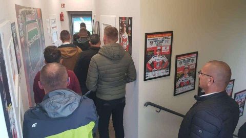 Kolejki po bilety na mecz półfinałowy w Krośnie na mecz z Wybrzeżem!