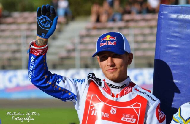 Kapitan Fogo Unii Leszno Piotr Pawlicki apeluje do kibiców o wiarę w zwycięstwo.
