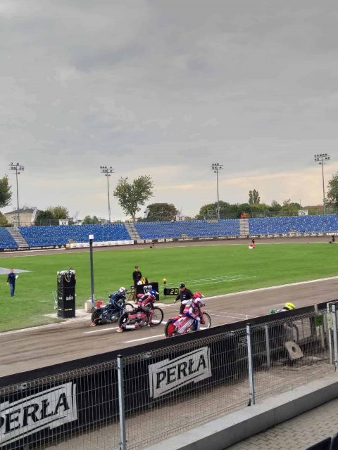 Kibice chcą porządku z siedzeniami na stadionie!