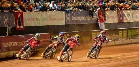 W wyścigu o mistrzostwo Belle Vue Aces o dwa kroki przed Peterborough Panthers