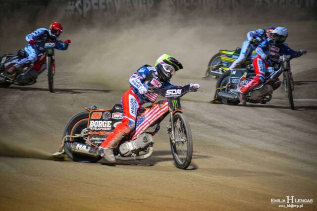Luke Becker zostaje w Wolverhampton
