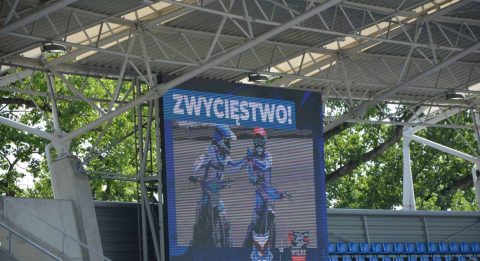 Milion widzów przed telewizorem zgromadziły mecze i programy z udziałem Orła Łódź w sezonie 2021