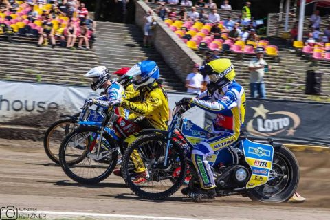 Canal+ potwierdza. Wiemy ile meczy 2. ligi żużlowej w kolejce pokaże stacja w tv!