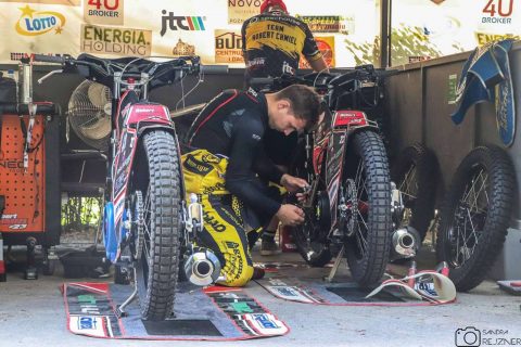 Robert Chmiel: „Dam z siebie wszystko by móc jeździć w każdym meczu.”