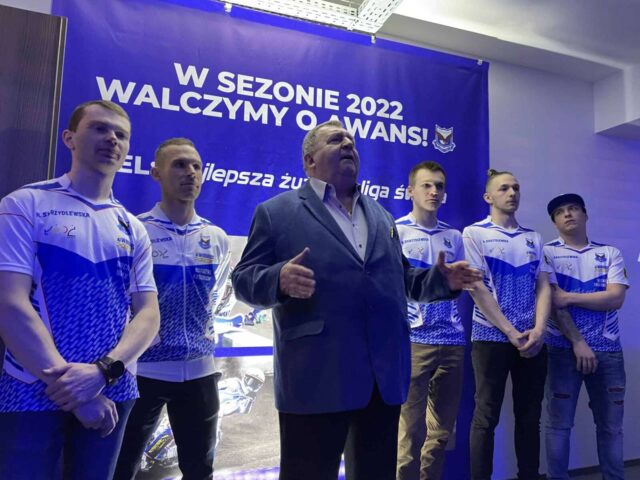 Mrozek chciałby zawodnika z Orła Łódź. Pan Skrzydlewski wyjaśnia!