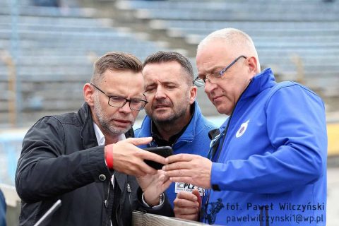 Piotr Szymański komentuje sytuacje z Pedersenem i przekonuje, że sytuacja będzie wyjaśniana. Chwali również klub z Poznania i daje pstryczek w kierunku WTS Wrocław.