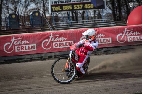 Żużel w telewizji. Plan transmisji na niedzielę i poniedziałek (1.05 – 2.05)