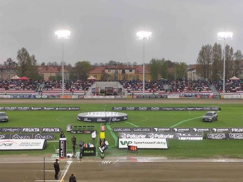 ZIELONA-ENERGIA.COM WŁÓKNIARZ Częstochowa wygrywa po 9 biegach i zdobywa pierwsze punkty do tabeli.