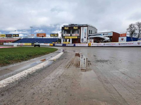 Co najmniej dziwna decyzja… Echa odwołanego meczu w Krośnie