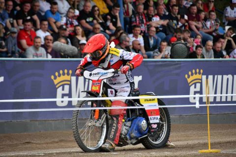 Komentarze po meczu w Krośnie – „Komisarz nie kazał lać wody przez cały dzień, a na sucho nie da się ubić. Było ubite, ale na sucho”