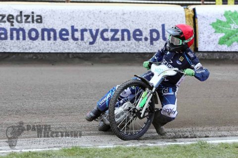 Goście zdeklasowali gospodarzy. Bedmet OK Kolejarz Opole znacząco wygrywa w Tarnowie