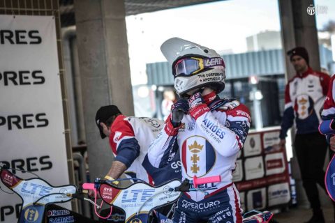 Wybrzeże zdobywa pierwsze punkty w sezonie! Świetna końcówka gospodarzy