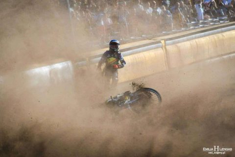 Kapitan na czerwoną kartkę! Kibice nie wierzyli na własne oczy!