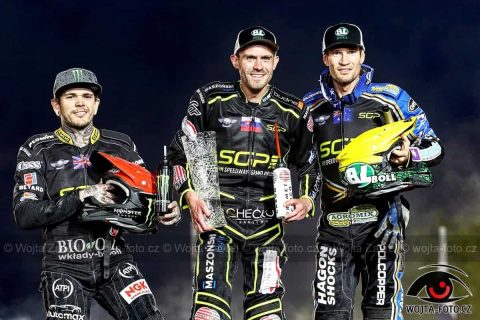 Vaculik triumfuje w Pradze – Relacja z Grand Prix Czech w Pradze.