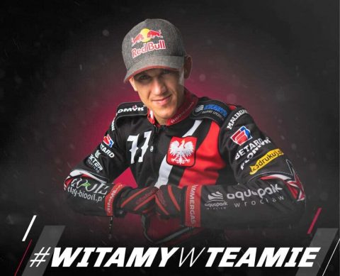 45 sekund z boksu Macieja Janowskiego! Boks aż płonął podczas jazdy Macieja! [wideo]