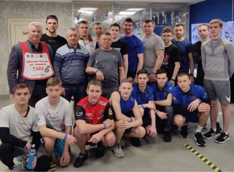 Kolejna afera z udziałem Rosyjskich zawodników! Ależ okropne, wspólne zdjęcie ze znakiem w tle!