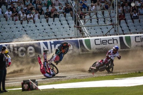 Fatalny upadek Adriana Miedzińskiego w meczu z Krosnem!