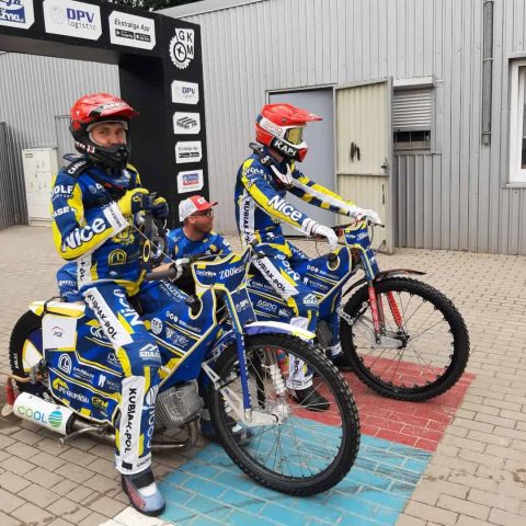 Wtorkowe zmagania U-24 Ekstraligi. Jeppesen przewiózł niepokonanego do tej pory Krakowiaka. Biegi nominowane decydowały o zwycięstwach