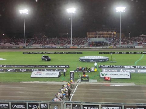 Kapitalne ściganie w Ostrowie! Zmarzlik –  Berntzon show! (wideo)