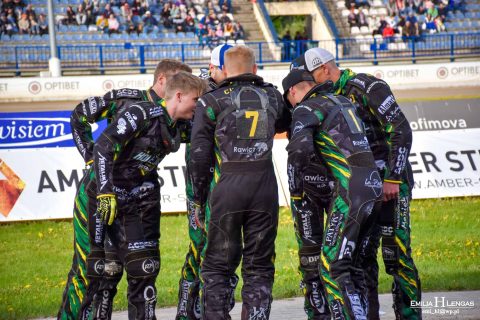 Derby Kolejarzy dla Rawicza!  48:42 [RELACJA]