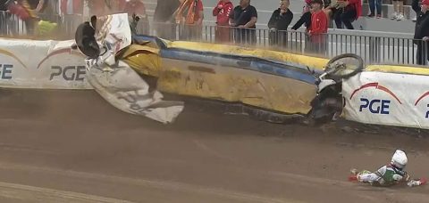 Karambol we Wrocławiu! Dan Bewley opuścił tor w karetce! [WIDEO]