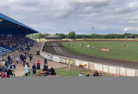 Kuriozum w Anglii. Mecz przerwano z powodu… braku opon!