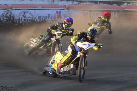 Metalika Recycling Kolejarz Rawicz – SpecHouse PSŻ Poznań 41:49. Skorpiony bliżej finału 2 ligi żużlowej! Gorąco w parku maszyn! [RELACJA]