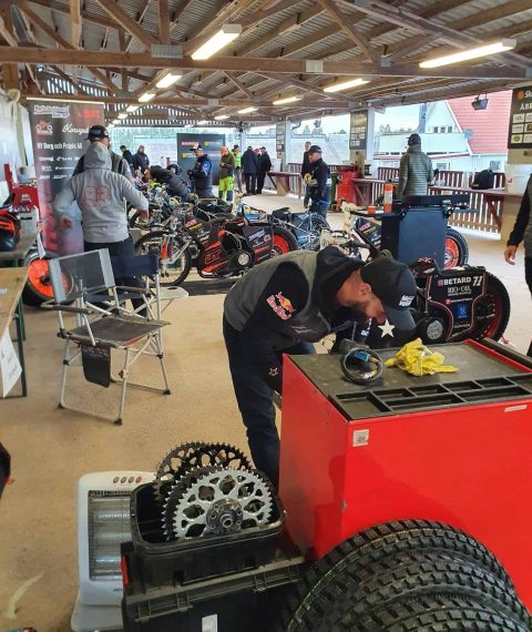 Żużel. Horror w Eskilstunie, przełamanie Dacarny oraz odwołane spotkanie w Gislaved