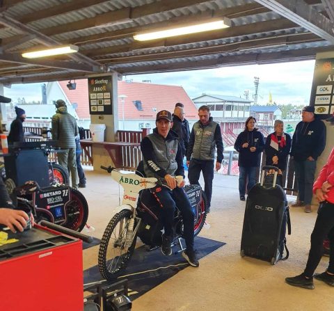 Bauhaus-Ligan: Lejonen Gislaved gromi Dackarne Malilla 53:37 a Smederna Eskilstuna po mękach wygrywa z Rospiggarną Hallstavik 47:43 [RELACJA]