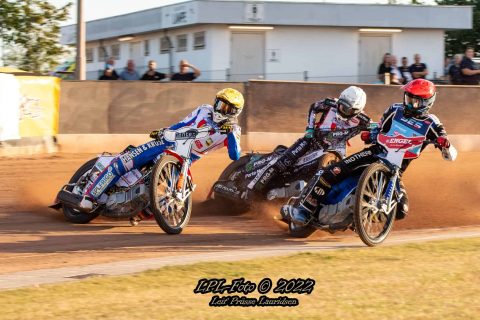 Speedway Ligaen: Kolejna pewna wygrana lidera, oraz mecz przerwany po 11 biegu przez problemy… z zasilaniem!