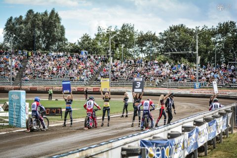 Wybrzeże zdziwione, Kolejarz uspokaja. Oświadczenia klubów nt. odmowy przyznania licencji