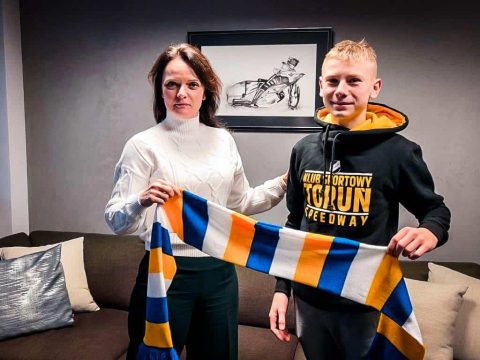 Jeszcze nie uzyskał licencji, a już przechodzi do Ekstraligii. Nowy Aniołek w toruńskiej drużynie