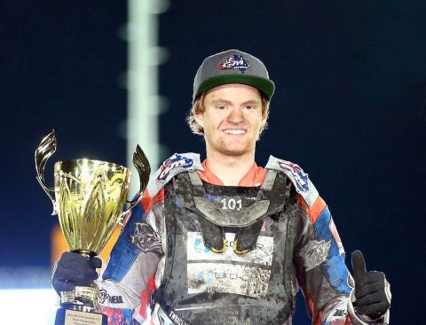 Wypadek nie był przeszkodą do awansu. Kurtz wraca po wypadku