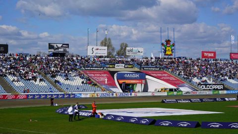 Szczytna akcja Unii Leszno. Bilety za karmę dla psów i kotów