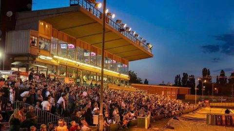 Wyścigi chartów zamiast speedwaya na Monmore Green